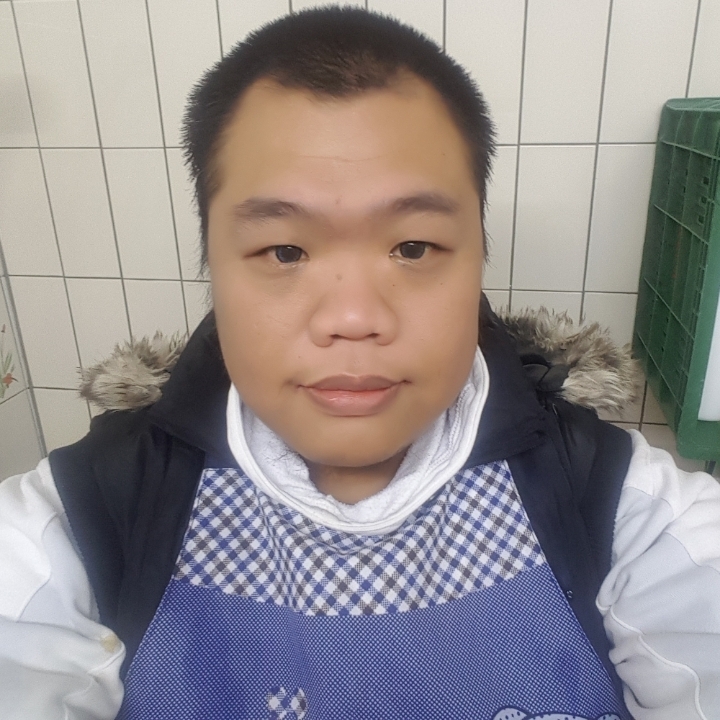 黑熊的第一张照片--高雄中老年相亲网